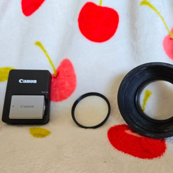 Canon EOS Rebel XSi Digital DSLR Camera Kit + Additional Accessories - Picture 6 of 10